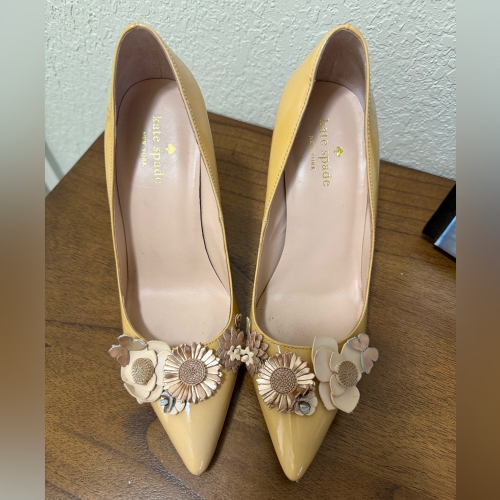 Kate Spade pale/nude Evelyn Pumps